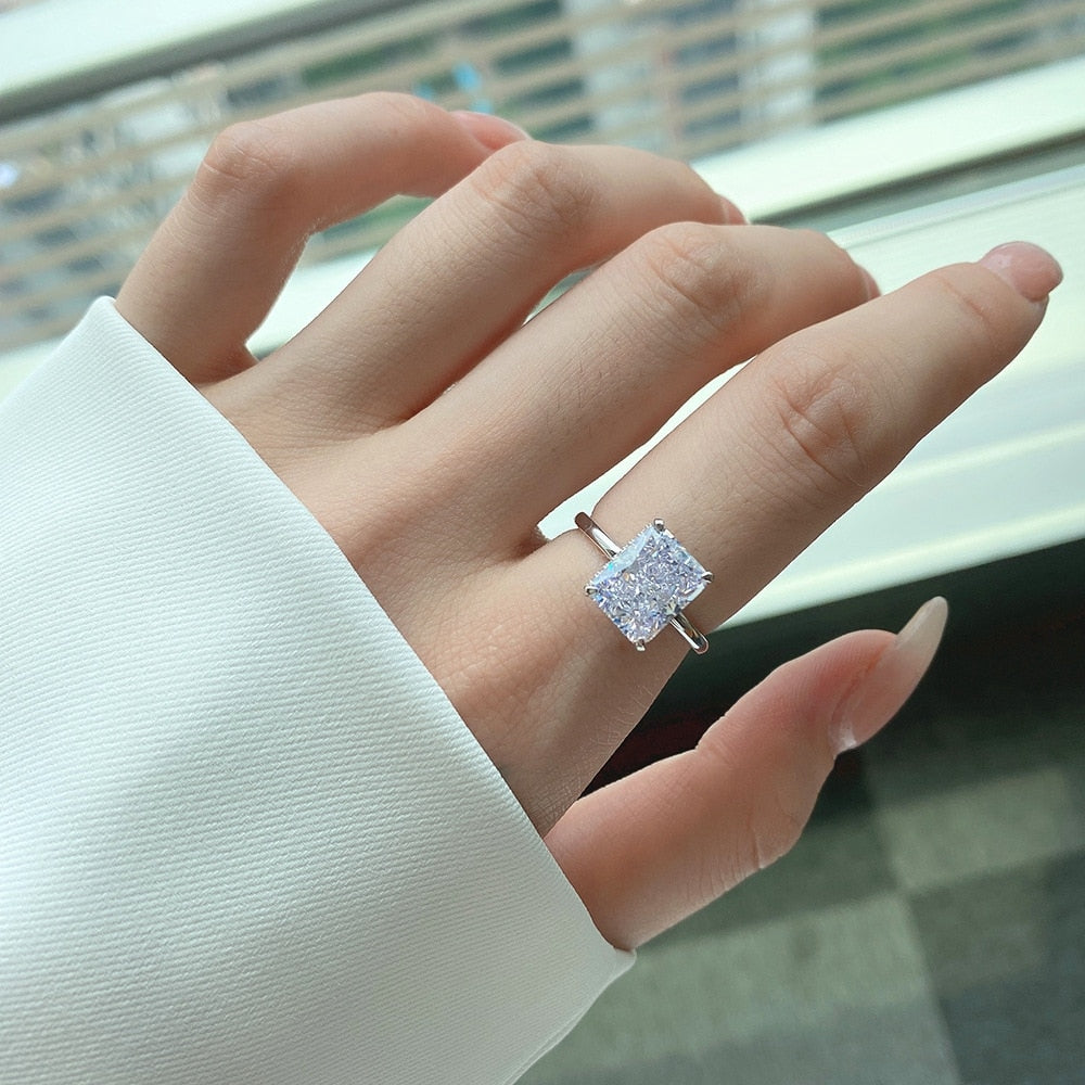 925 Sterling Silver Crushed Ice Cut Moissanite Gemstone Engagement Ring